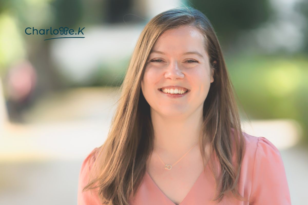 Cindy infirmière devenue hypnothérapeute Cindy infirmière devenue hypnothérapeute