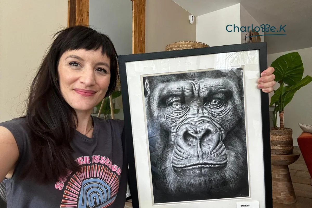 Julie dessinatrice et infirmière