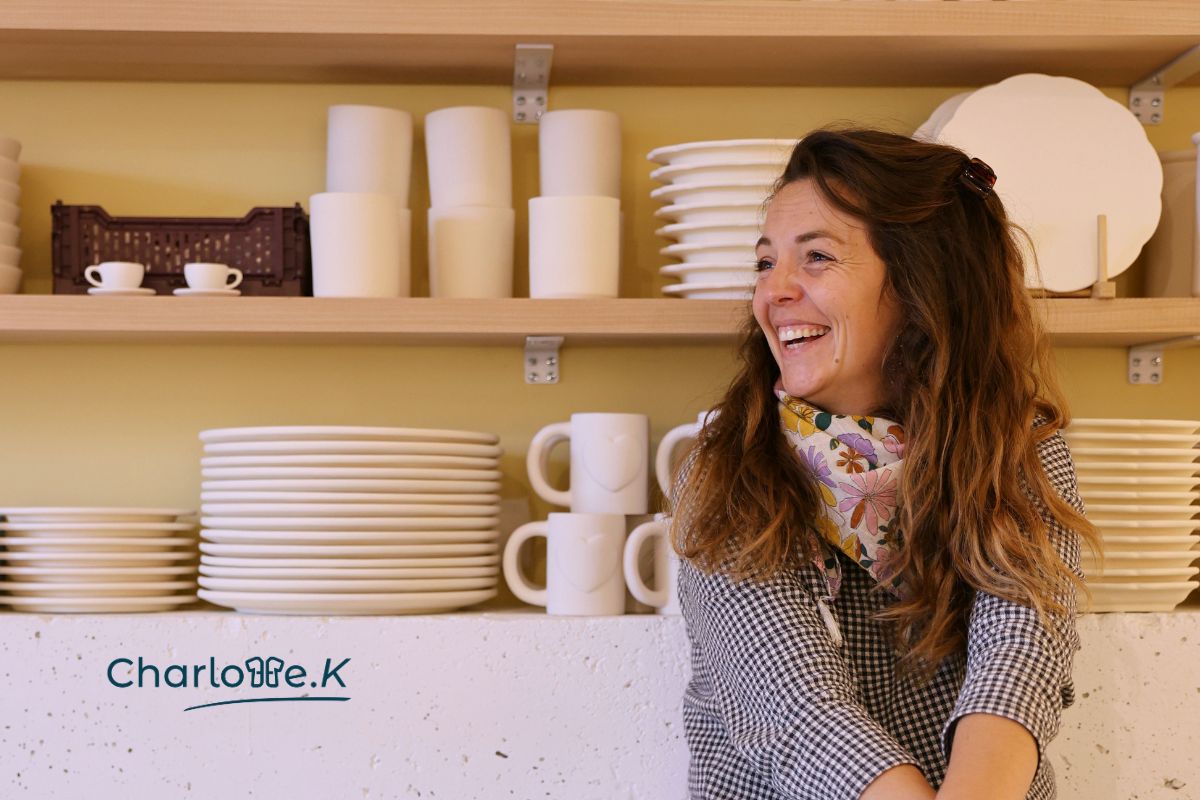 Julie, d'infirmière à fondatrice d'un café céramique